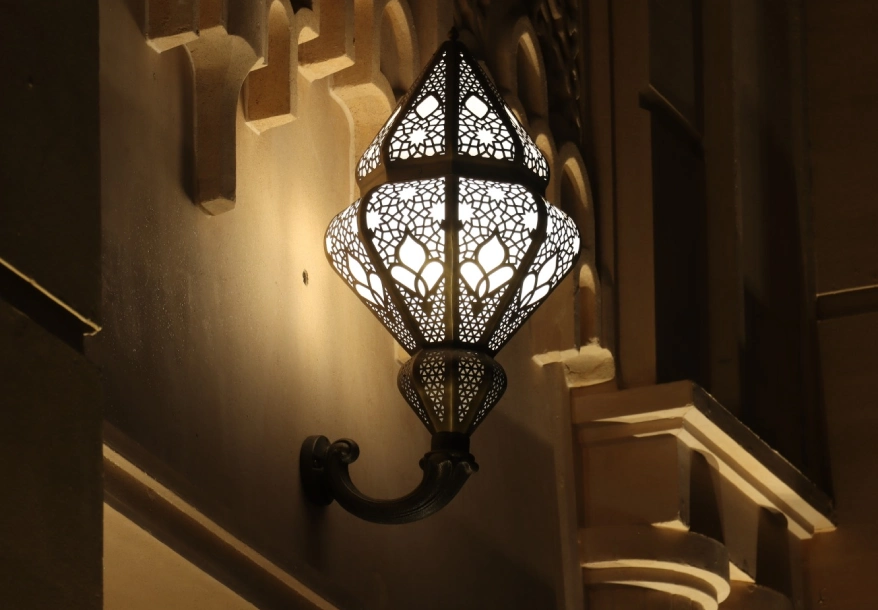 Creating Stunning Ambiance with Antique Wall Lights