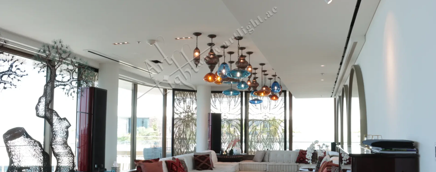 Brass Lanterns, a Timeless Lighting Choice for Villas and Restaurants